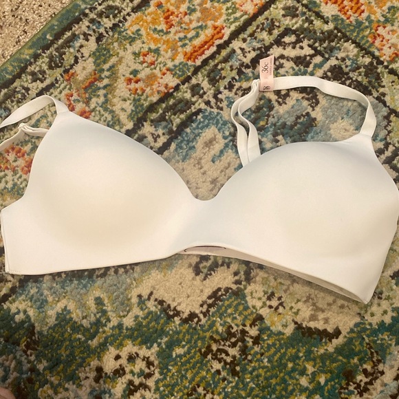 Never worn VS bra for sale! - Picture 1 of 4